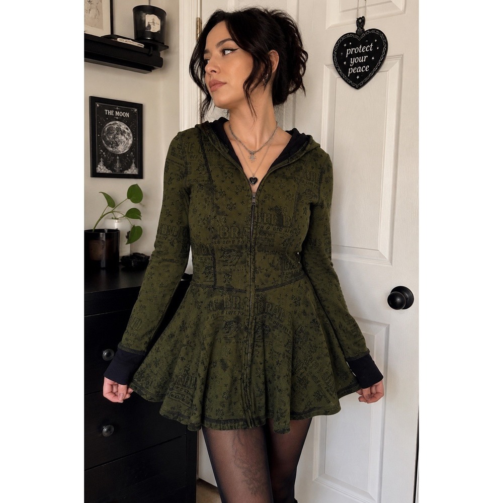 Rare Y2K Betsey Johnson Bee Print Hoodie Dress S Peplum Grunge Fairy Whimsigoth!